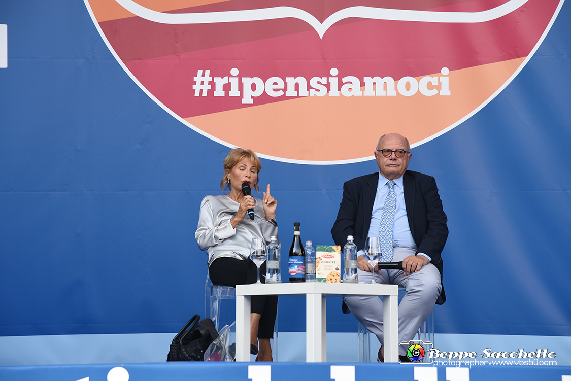 VBS_7946 - Lilli Gruber intervista Massimo Galli Infettivologo.jpg